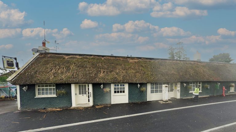 dollys bar 768x429