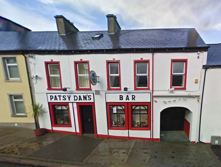 patsy dans pub stop 768x579